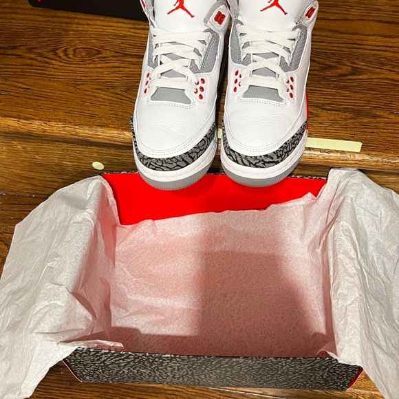 Fire Red 3 Jordan’s - Picture 6 of 6